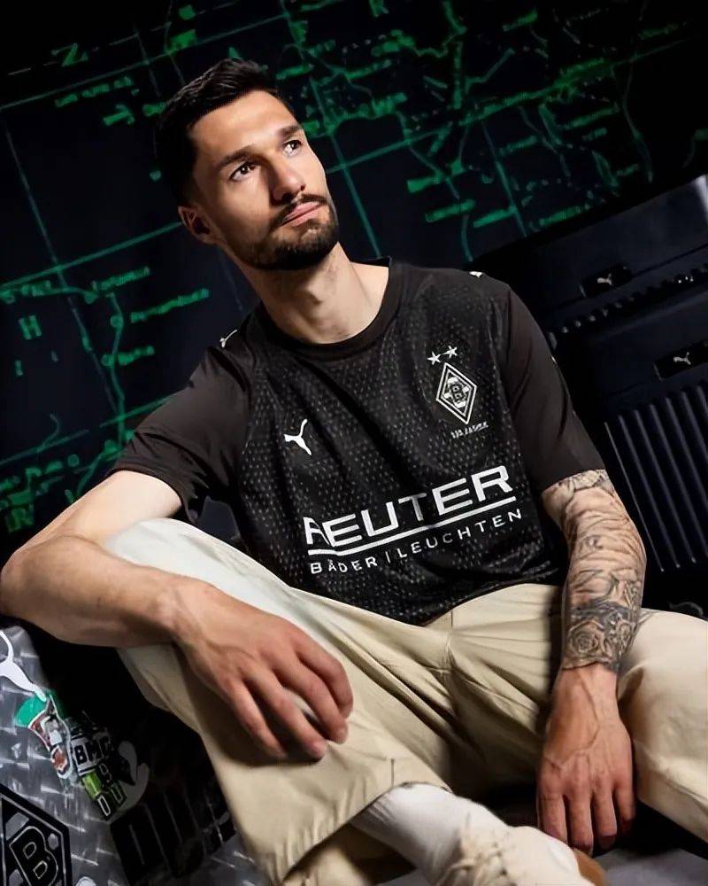 清晨门兴格拉德巴赫备战亚冠；队长鼓劲细节曝光；悬念犹存；细节决定成败的简单介绍