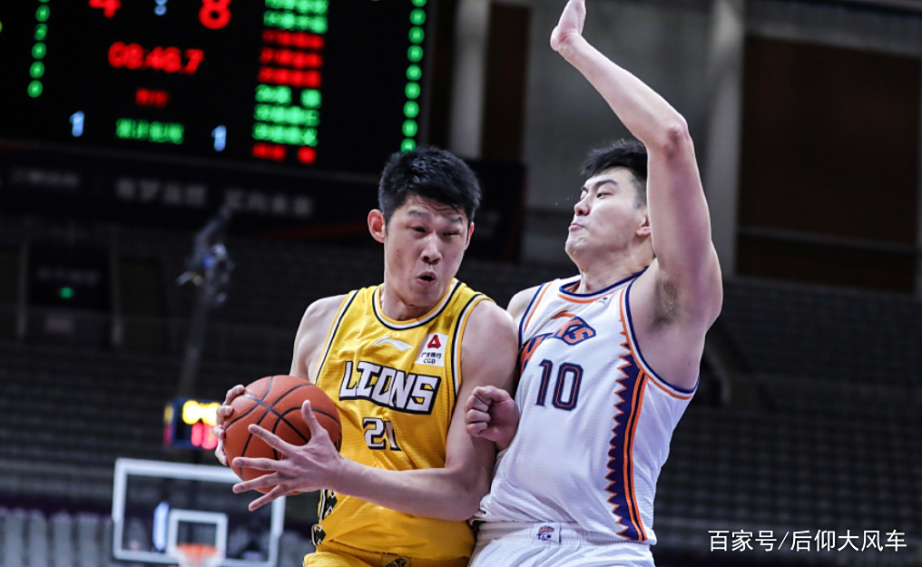 包含今夜体能课后，AC米兰遗憾出局备战CBA常规赛，悬念犹存，团队化学反应显著的词条