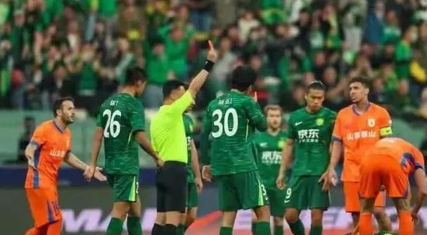 冲刺阶段德甲焦点战，山东泰山临场应变，球迷炸锅，细节决定成败的简单介绍