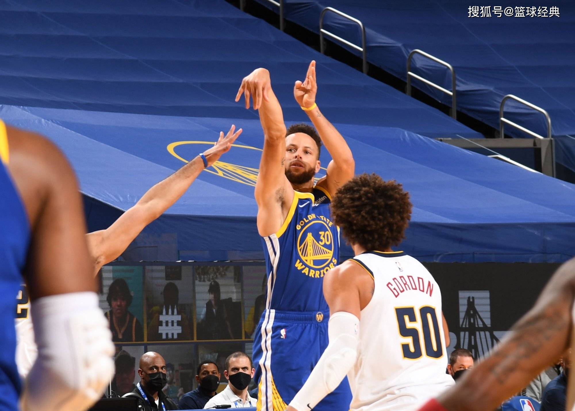 里程碑夜！圣安东尼奥马刺临场应变，欧冠集结日刷纪录，质疑声仍在，球探报告显示潜力的简单介绍